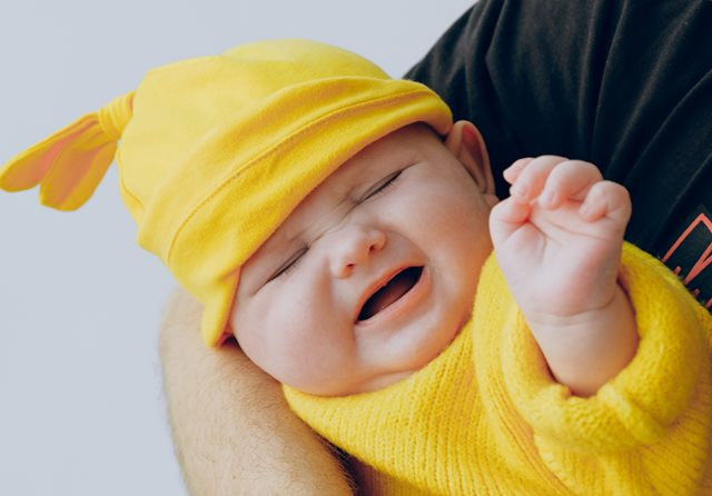 Cara Mengatasi Bayi yang Terus Buang Angin