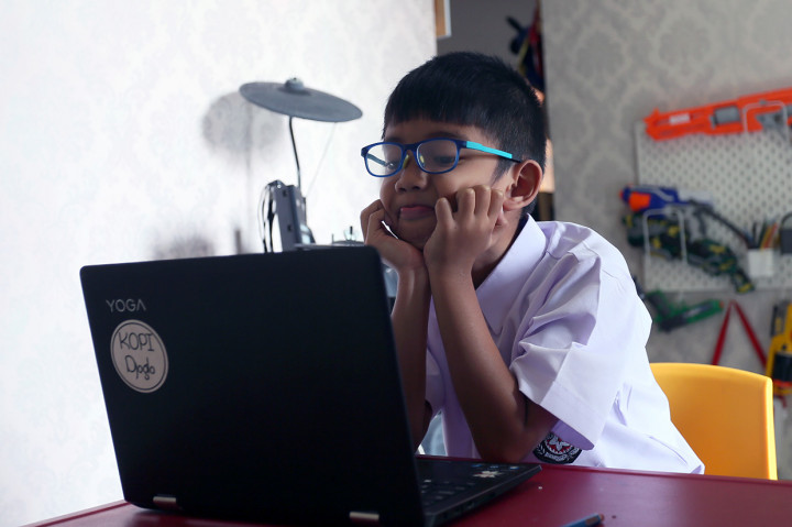 Hari Pertama Masuk Sekolah di Berbagai Daerah