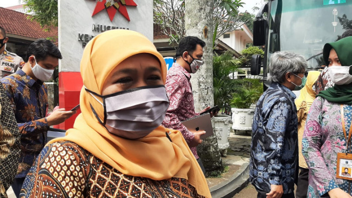 Khofifah Miliki PR Tekan Angka Kematian Akibat Covid-19