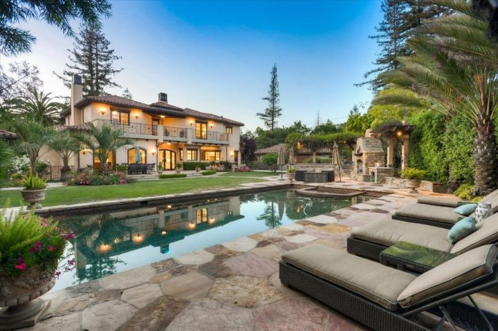 Bekas CEO Intel Beli Rumah Rp193 Miliar