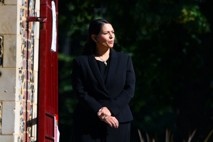 Sistem Imigrasi Berbasis Poin Permudah Akses ke Inggris