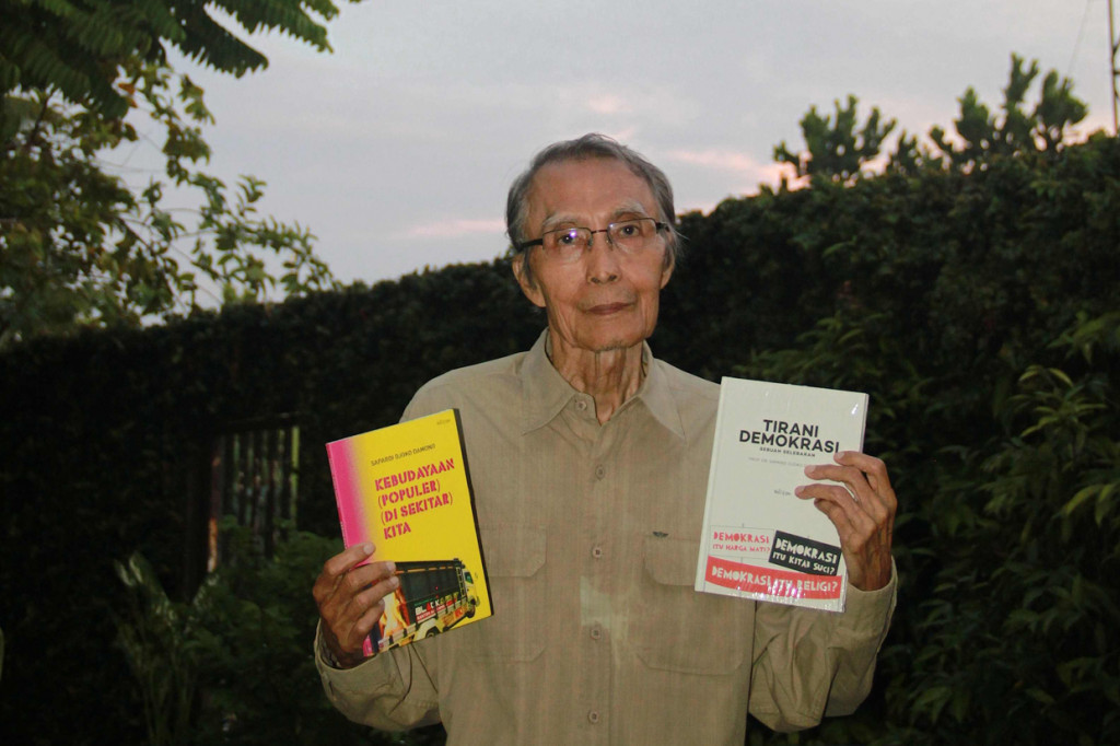 Sastrawan Sapardi Djoko Damono Tutup Usia