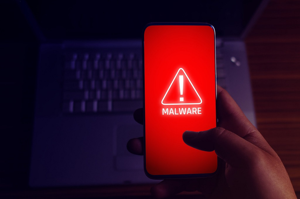 Situs ThreatFabric menemukan malware yang menargetkan aplikasi Android populer bertajuk BlackRock.