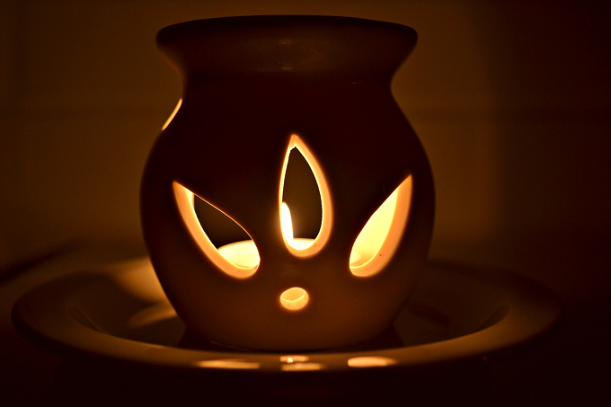 Ada ramuan khusus dari lilin atau diffuser yang bisa menghilangkan stres dan membuat bangun jadi lebih segar. (Foto: Ilustrasi. Dok. Pixabay.com)