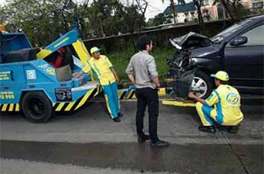 Benarkah Menderek Mobil Matic Tak Boleh Asal?