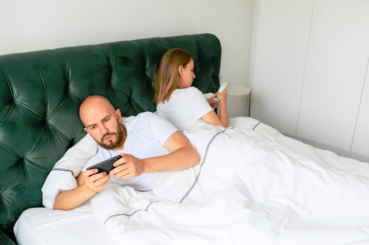 Studi: Mabuk Gawai Lebih Banyak Terjadi di Kamar Tidur