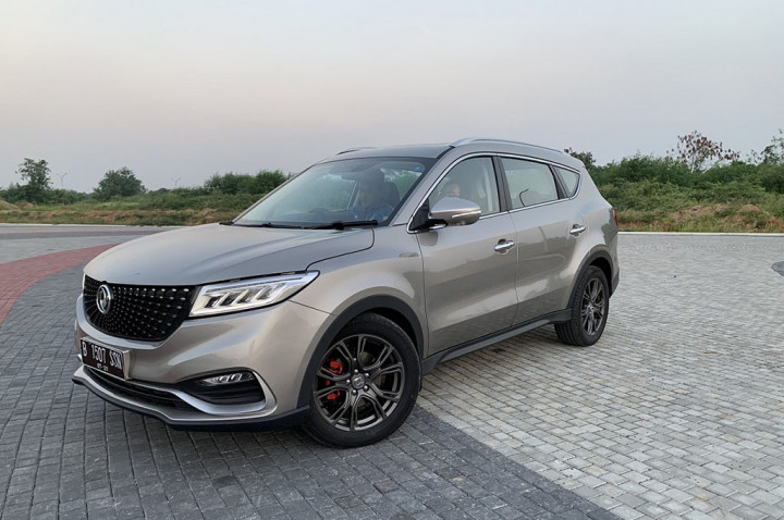 SUV Termewah DFSK Hanya Dibanderol Rp 329 jutaan