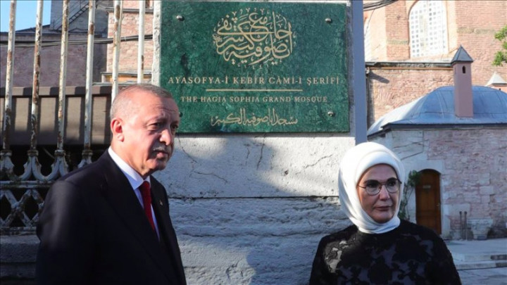 Erdogan Resmikan Papan Nama Masjid Hagia Sophia