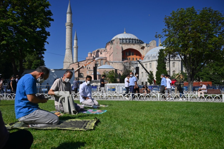 Salat Pertama di Hagia Sophia Disiarkan Langsung Afrika Selatan