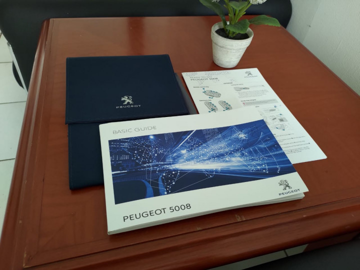 5 Alasan Tidak Boleh Menyepelekan Buku Manual Mobil