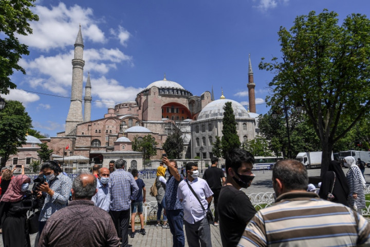 Gereja Orthodoks di Yunani Berkabung Atas Status Hagia Sophia
