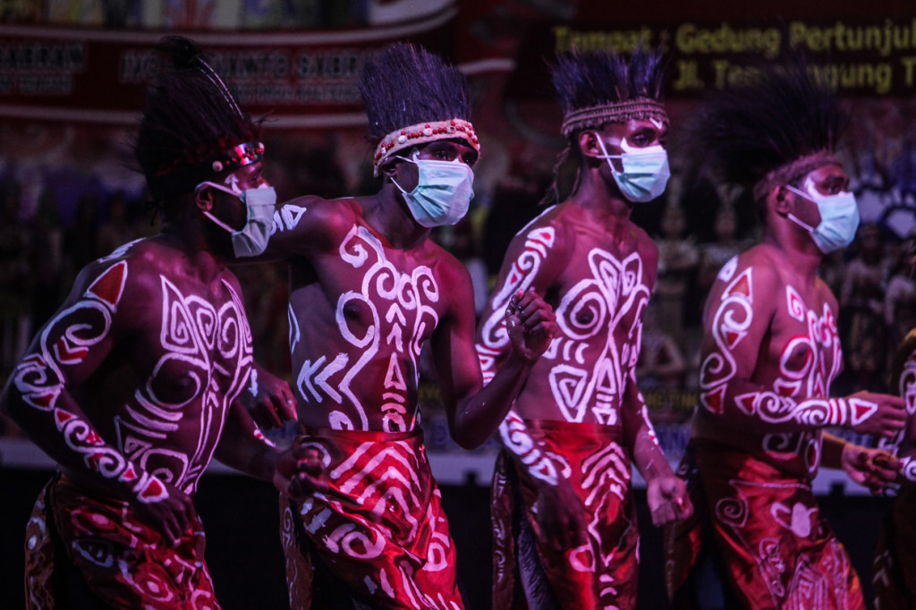 Pagelaran Tari Lintas Budaya Daerah di Palangkaraya
