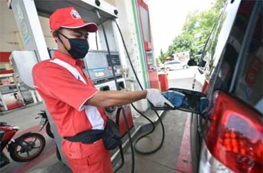 5 Rahasia Menjaga Bahan Bakar Mobil Tetap Irit
