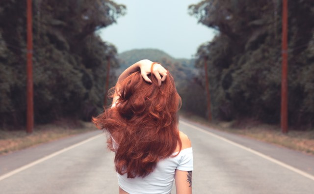 7 Tips Cegah Rambut Mengembang