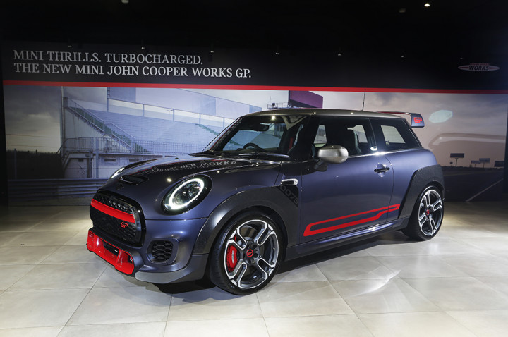 MINI John Cooper Works GP Tantang Kolektor Mobil Indonesia