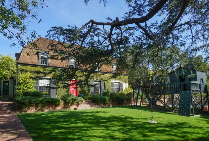 Rumah Aktor Pearl Harbor Dijual Rp64 Miliar