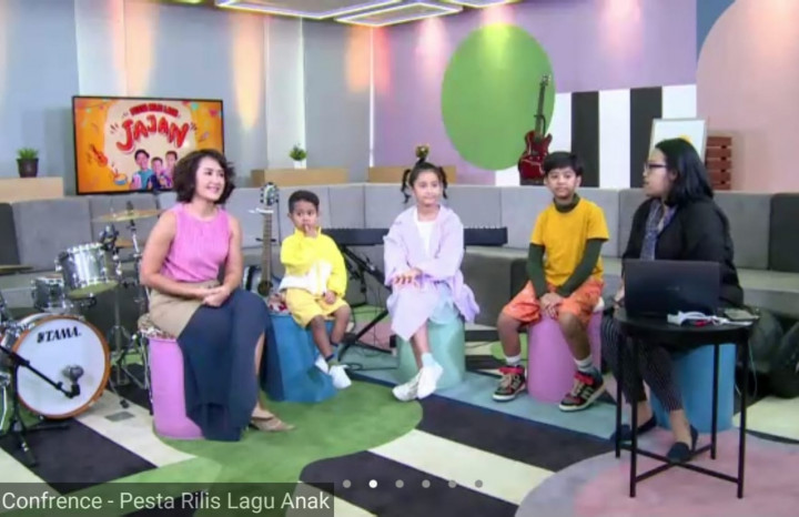 Ketiga Anak Dwi Sasono dan Widi Mulia Rilis Lagu Jajan