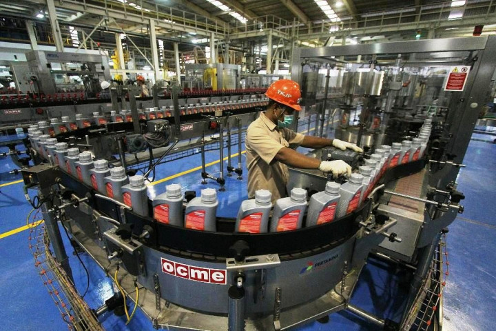 Pelumas untuk Mesin Penenggak D-100 Disiapkan