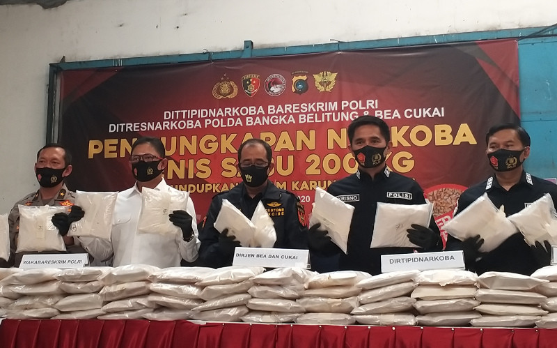 Pengungkapan kasus penyelundupan sabu dalam karung jagung. Medcom.id/Kautsar Widya Prabowo