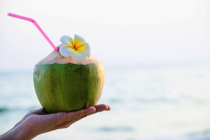 Manfaat Air Kelapa untuk Mengurangi Penyakit Penyerta pada Covid-19