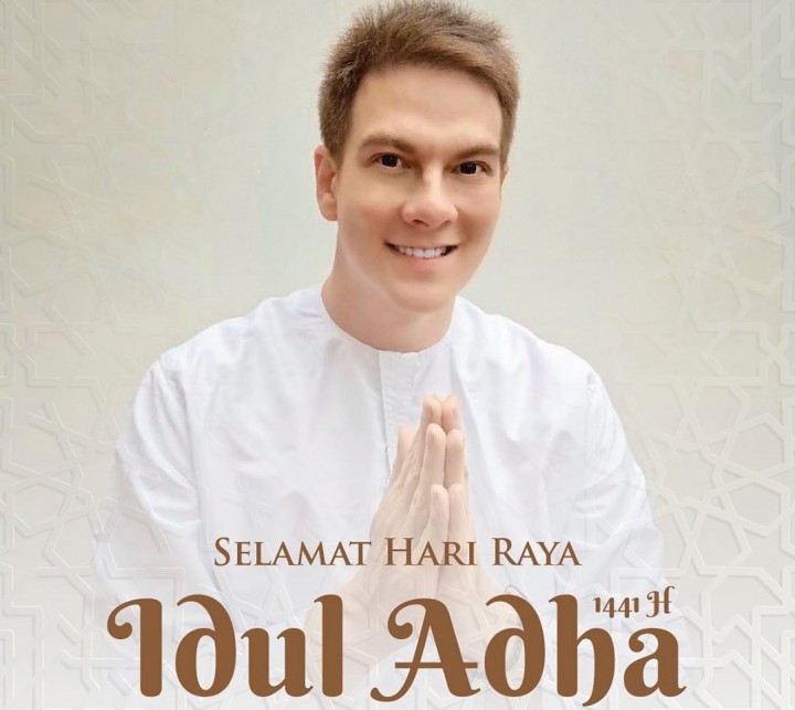 Bertrand Antolin Ikut Berkurban di Hari Idul Adha