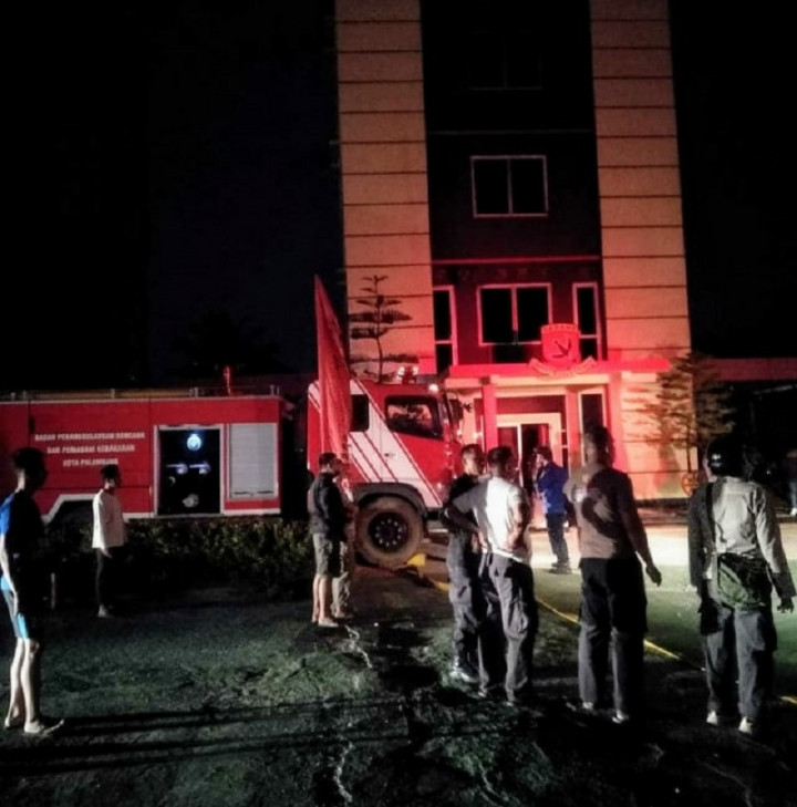 Gudang Amunisi Mako Brimob Polda Sumsel Terbakar