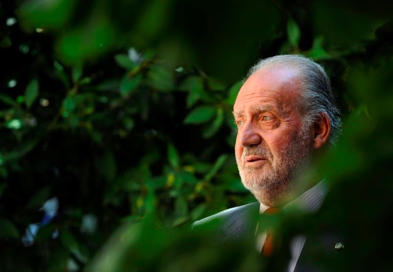 Mantan Raja Spanyol Juan Carlos I asingkan diri setelah diduga terlibat korupsi. Foto: AFP