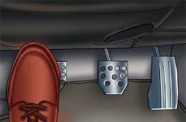 5 Faktor Penyebab Pedal Kopling Berat