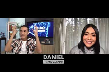 Denada Kenang Momen Pakai Baju Jaipong di Ajang Penghargaan MTV New York