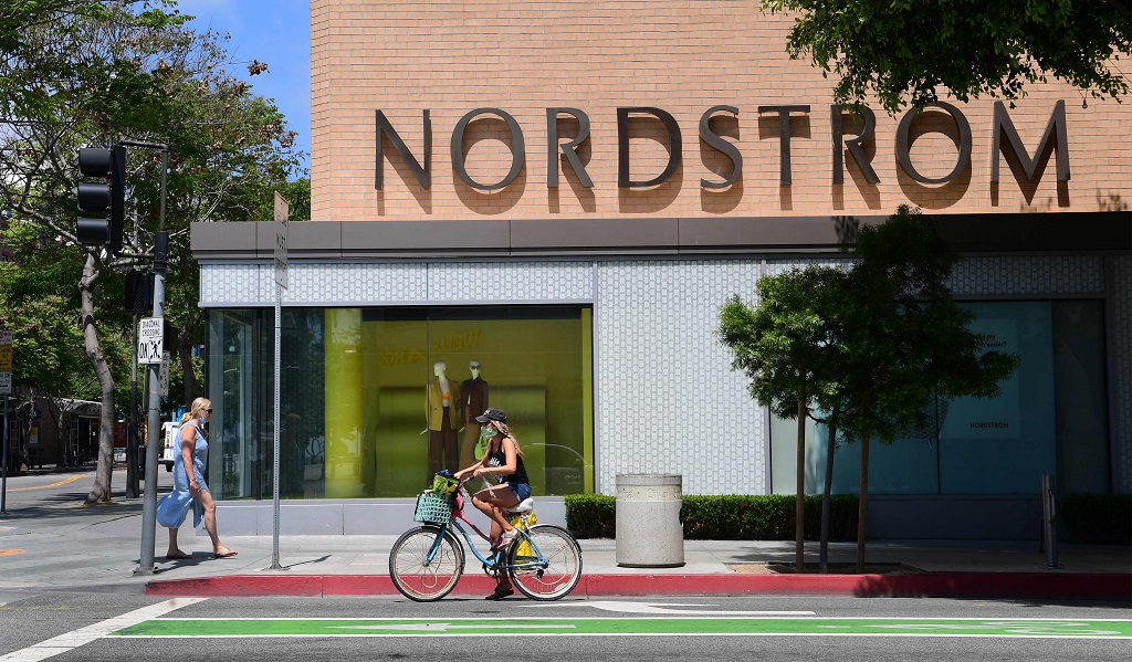 Nordstrom, menjadi salah satu mal di AS yang tidak akan dibuka kembali. Foto: Frederic J. Brown/AFP.