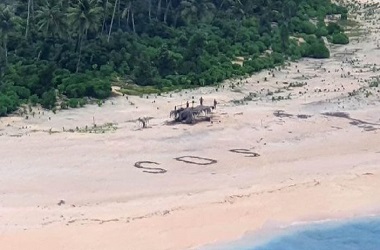 Tanda SOS Selamatkan 3 Pria di Pulau Pasifik