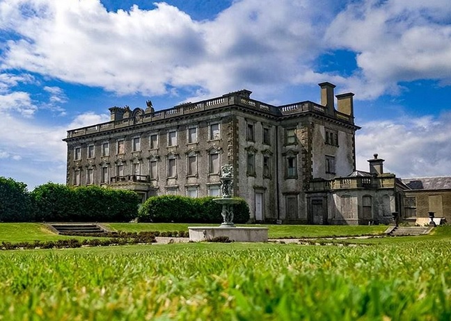 Rumah Mewah Berhantu di Irlandia Dijual, Berminat?