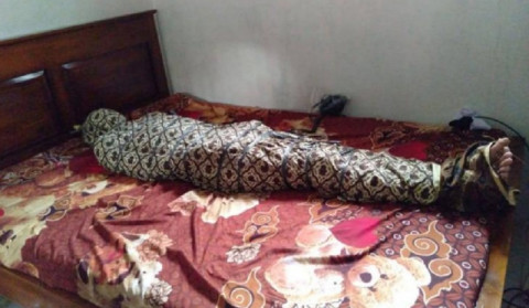 Unair DO Gilang Fetish Jarik