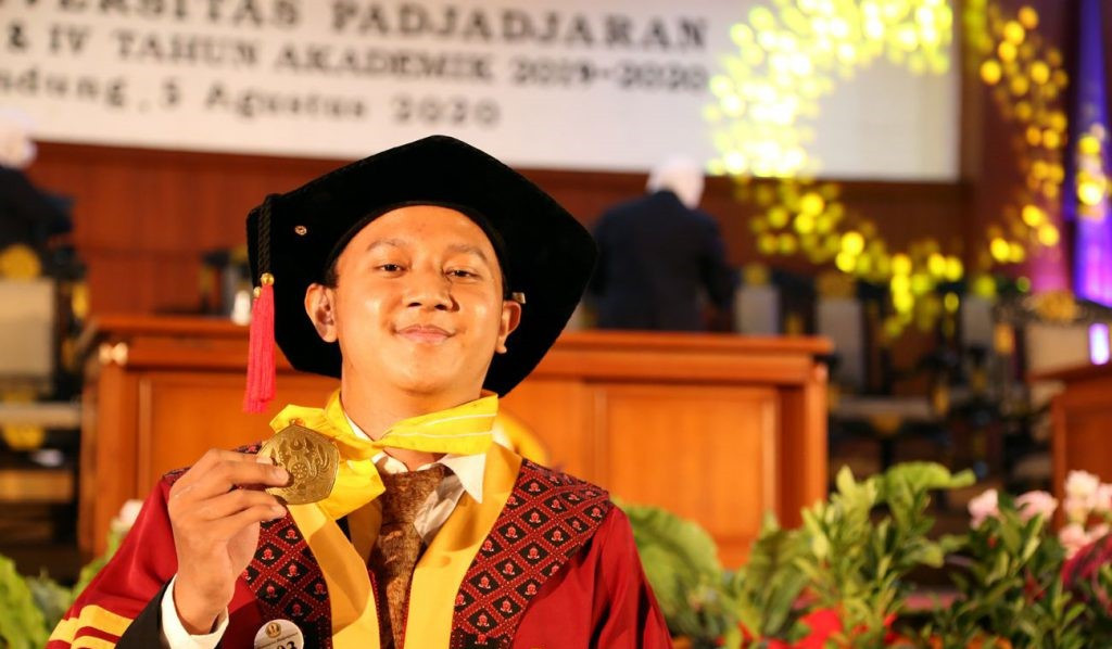 IPK Nyaris Sempurna, Ini Tips ala Wisudawan Terbaik Unpad - Medcom.id