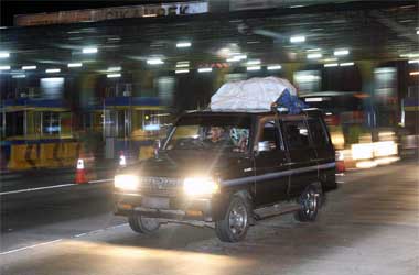 Mengemudi Malam Hari Wajib Lebih Waspada!