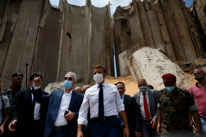 Presiden Prancis Tinjau Lokasi Ledakan di Pelabuhan Beirut