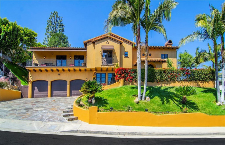 Bintang Televisi S.W.A.T Jual Rumah Rp35 Miliar