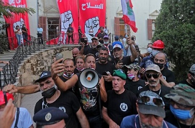 Demonstran Serbu Sejumlah Gedung Kementerian Lebanon