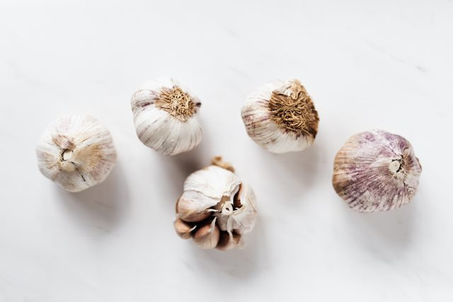 Ada beberapa cara menanam bawang putih. (Foto: Pexels.com)