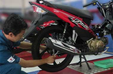 Kenali Gejala Shockbreaker Belakang Motor Rusak