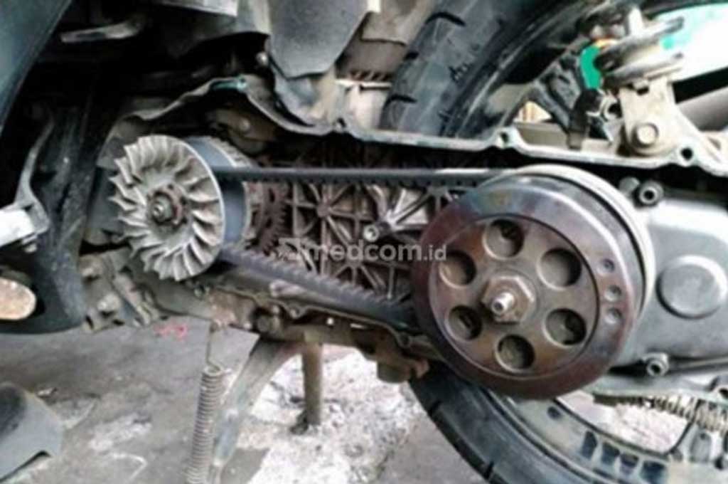 4 Tanda Van Belt Motor Matic Minta Diganti Bru