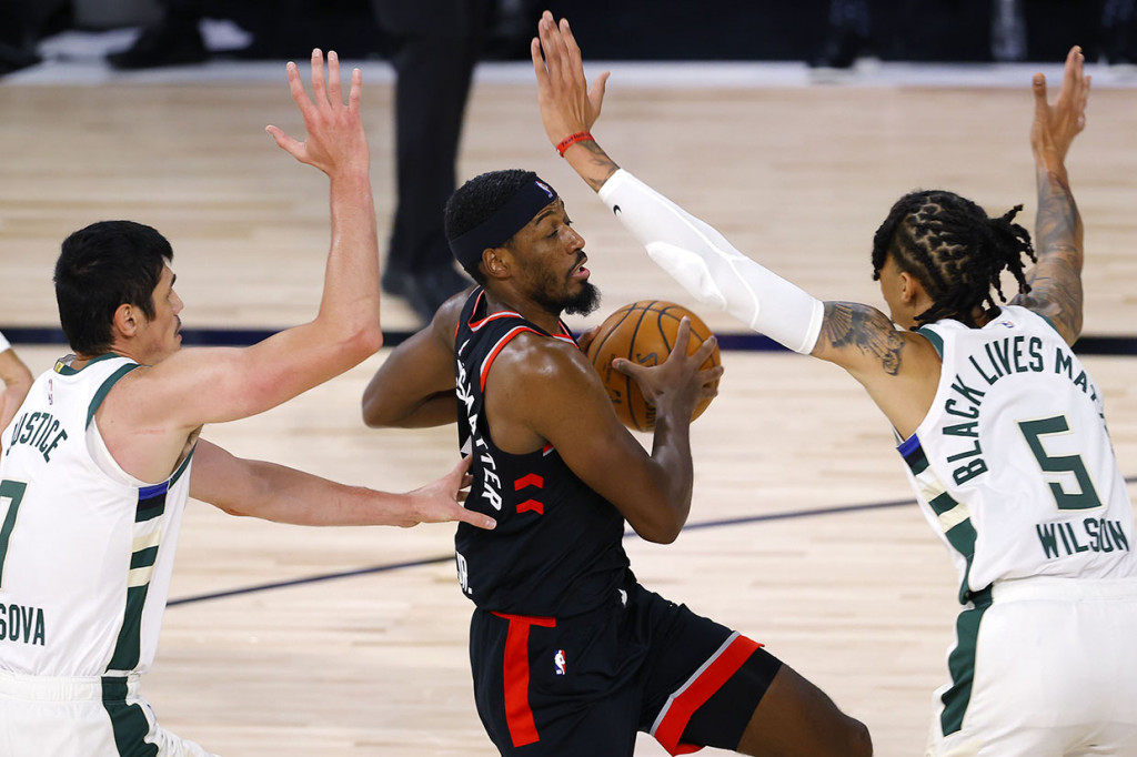 Raptors Tundukkan Bucks 114-106