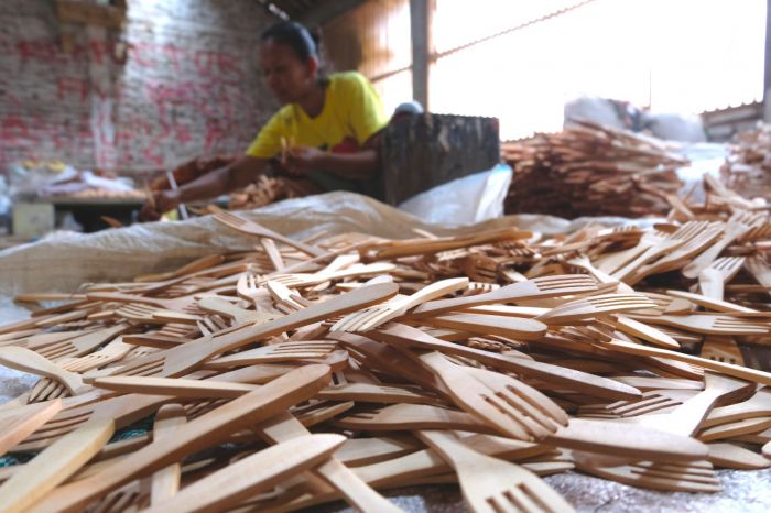 Pemerintah Luncurkan Bansos Produktif UMKM saat HUT ke-75 RI