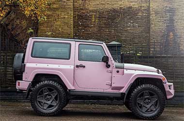 Jeep Wrangler Pakai Warna Pink, Aneh atau Unik?