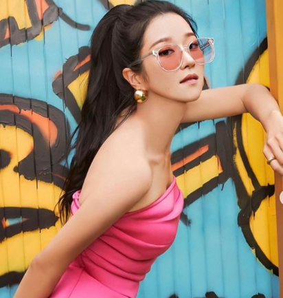 Ide Gaya Vintage Seo Ye-ji Ini Bikin Kamu Terlihat Makin Elegan