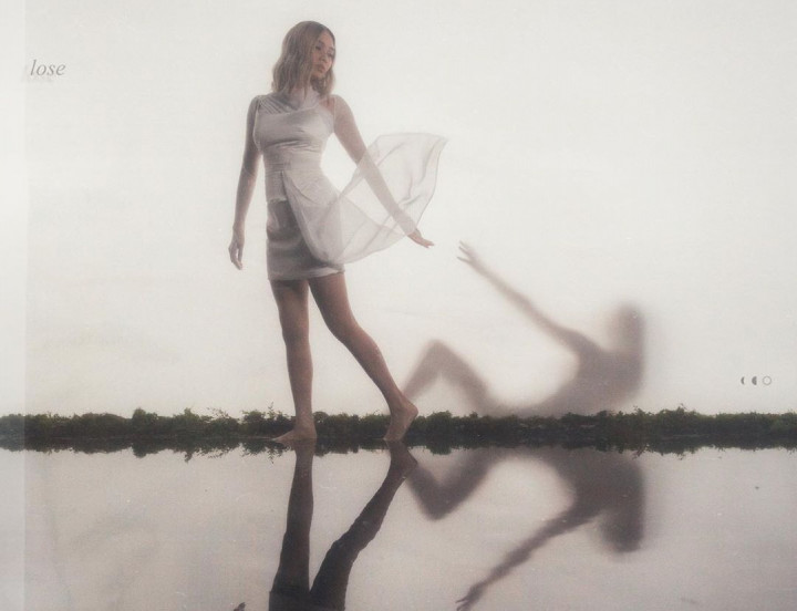 Menuju Album Moonchild, NIKI Lepas Singel Lose