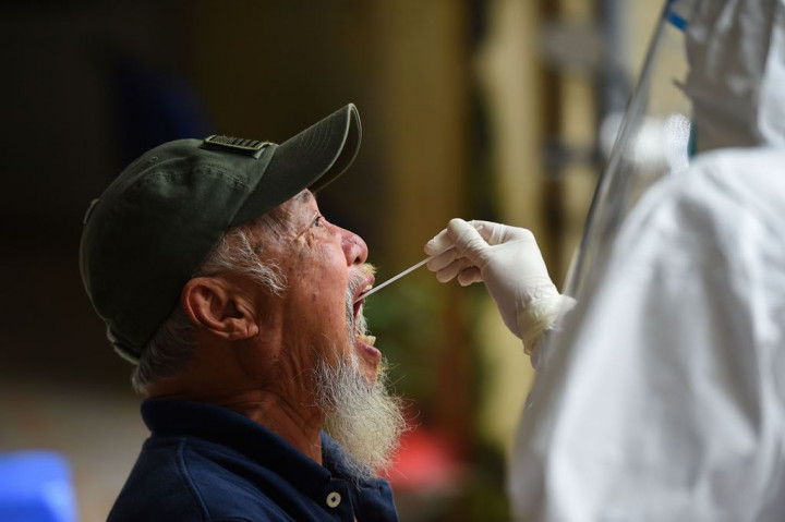 Hadapi Covid-19, Swab Test atau PHBS?