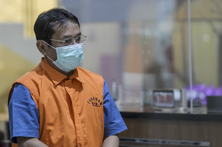 KPK Tahan Mantan Bupati Bogor Rachmat Yasin