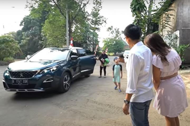 Ternyata Rafathar Sudah Punya Mobil Sendiri