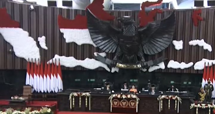Live: Jokowi Apresiasi DPR Sahkan Perppu Pemulihan Covid-19